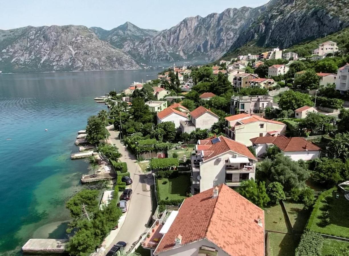 Waterfront Apartment Petrovina Cattaro Esterno foto