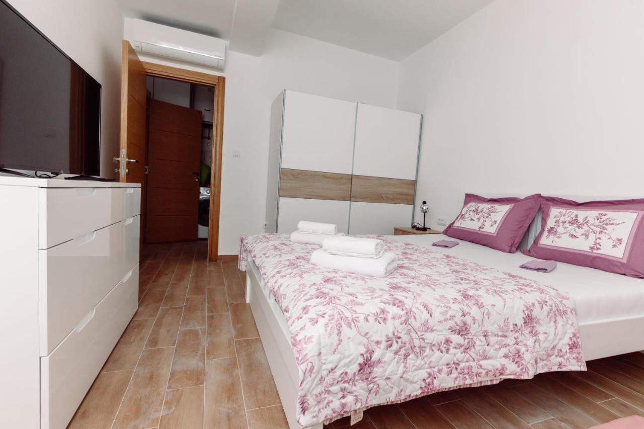 Waterfront Apartment Petrovina Cattaro Esterno foto