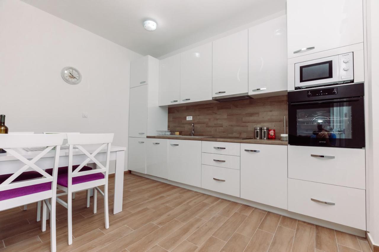 Waterfront Apartment Petrovina Cattaro Esterno foto