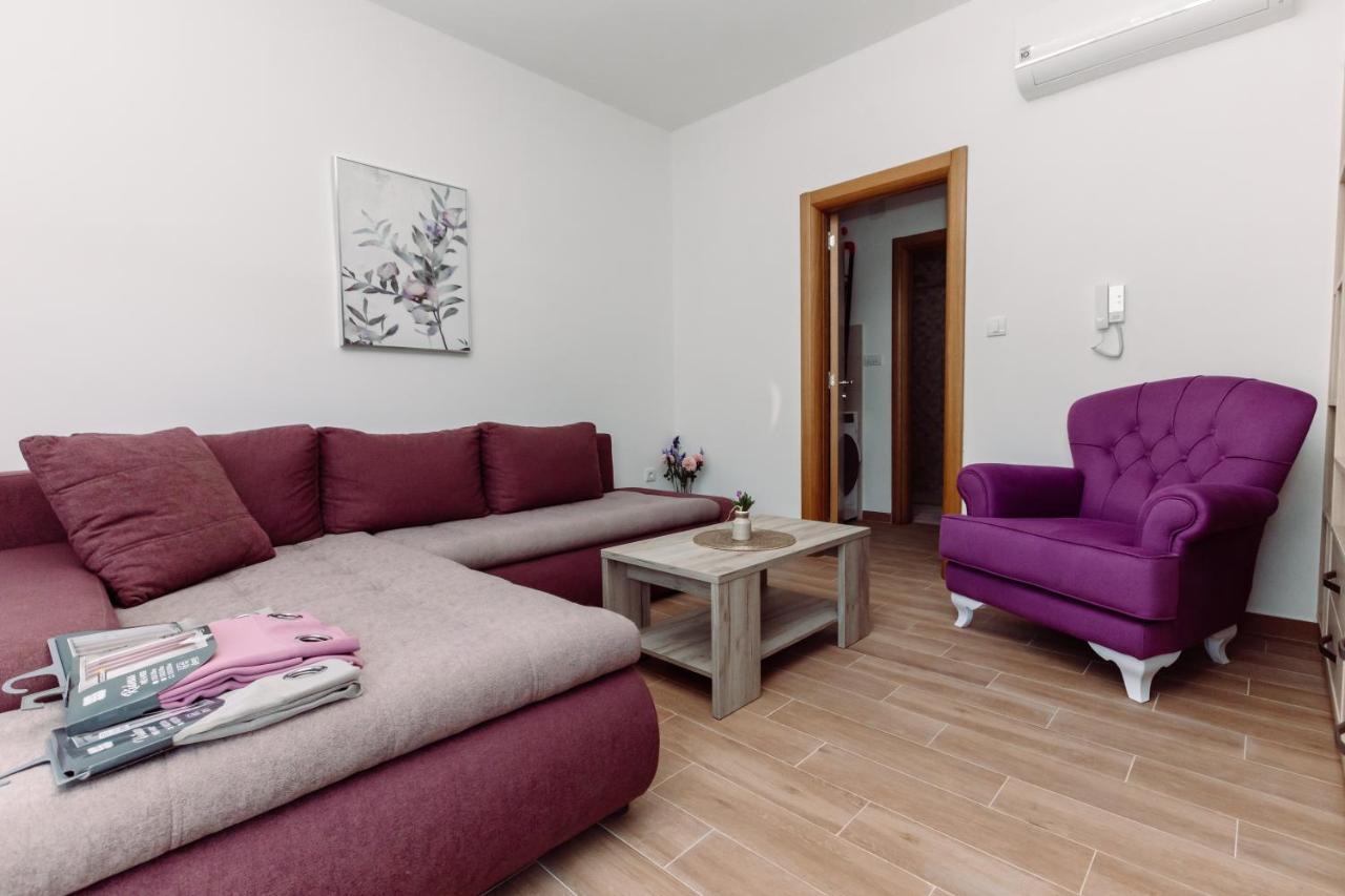 Waterfront Apartment Petrovina Cattaro Esterno foto