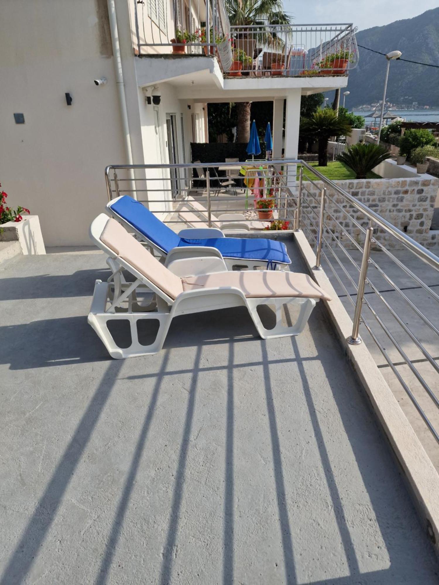 Waterfront Apartment Petrovina Cattaro Esterno foto